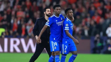 واقعة عنصرية صادمة.. تشواميني يكشف تفاصيل إهانة لاعب بنفيكا للنجم فينيسيوس جونيور